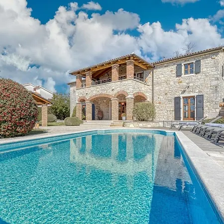 Graziela Villa Baderna