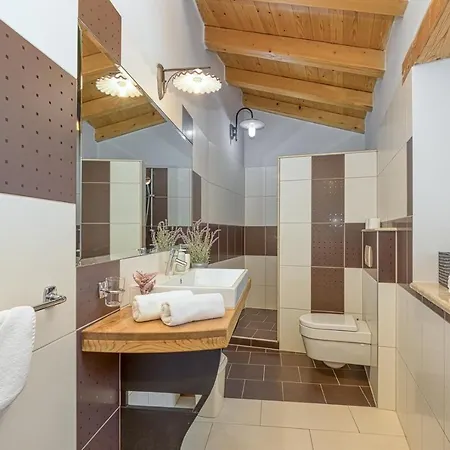 Graziela Вилла Бадерна